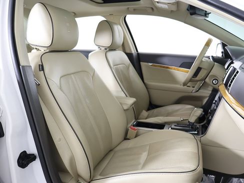 Used 2012 Lincoln MKZ Hybrid image 32