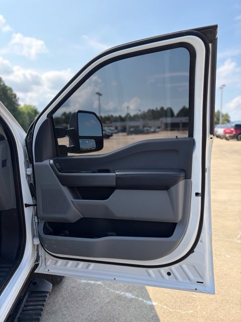 Used 2025 Ford F250 XLT w/ F-250 >10K GVWR Package AWD/4WD image 13