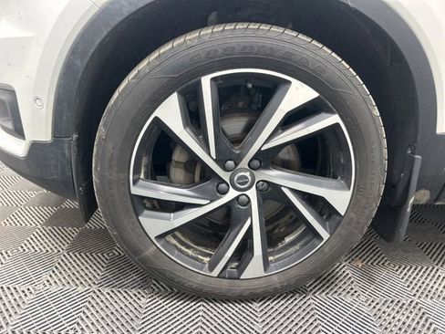 Used 2022 Volvo XC40 T5 R-Design w/ Advanced Package AWD/4WD image 8