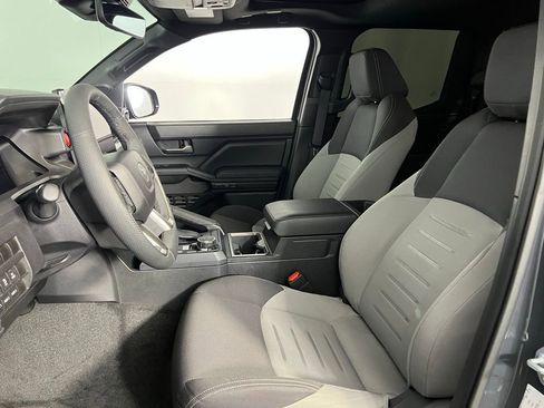 Used 2025 Toyota Tacoma TRD Sport image 22