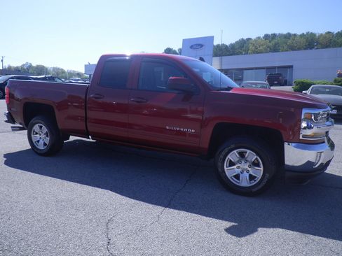 Used 2018 Chevrolet Silverado 1500 LT w/ All Star Edition image 8