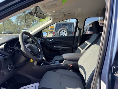 Used 2018 Ford Escape SE w/ SE Sync 3 Package FWD image 14
