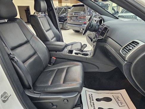 Used 2021 Jeep Grand Cherokee Limited RWD image 21