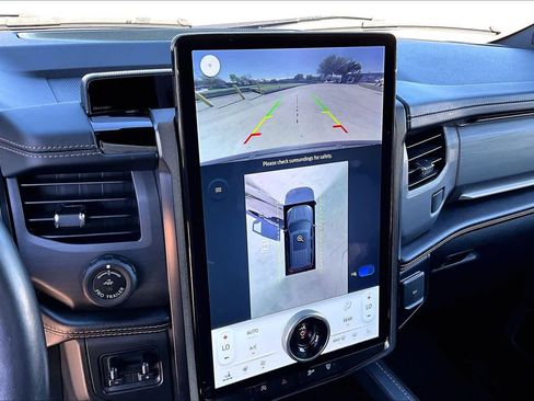 Certified 2023 Ford Expedition Platinum image 28