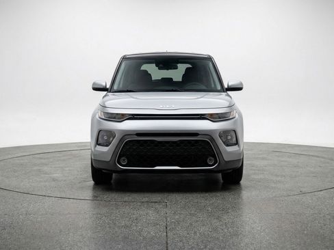 Used 2025 Kia Soul LX w/ LX Technology Package image 2