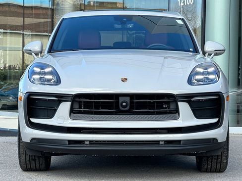 Used 2025 Porsche Macan image 11
