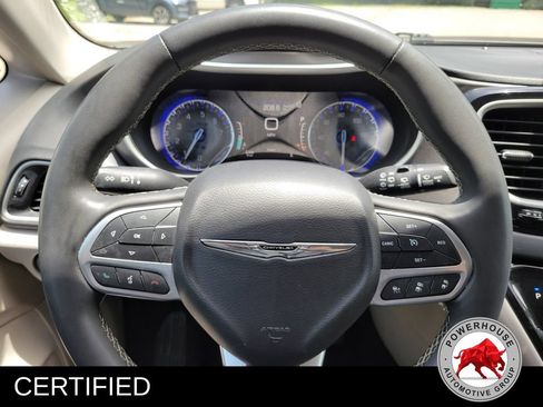 Used 2022 Chrysler Pacifica Touring-L FWD image 33