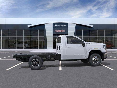 New 2026 GMC Sierra 3500 SLE AWD/4WD image 5
