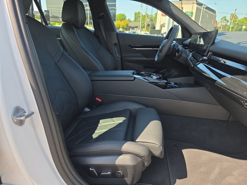 Used 2026 BMW 530i RWD image 15