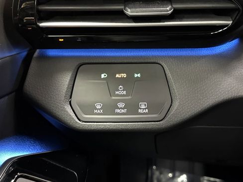 Used 2023 Volkswagen ID.4 Pro image 23