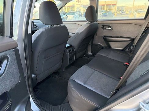 Used 2021 Nissan Rogue SV image 29