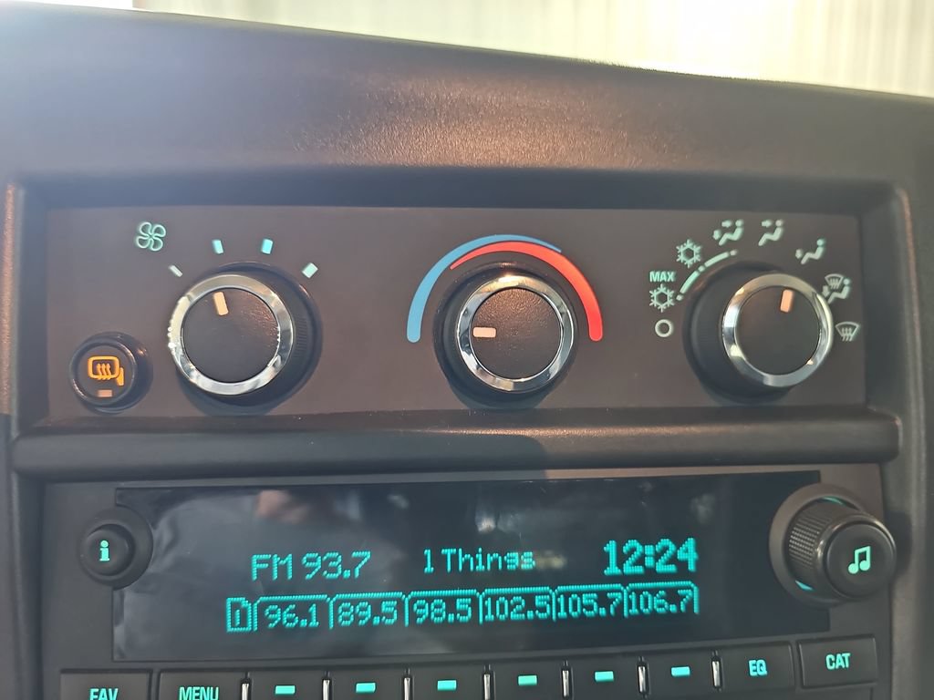 Used 2025 Chevrolet Express 2500 w/ Driver Convenience Package RWD image 18