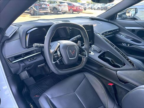 Used 2024 Chevrolet Corvette Stingray Preferred Cpe RWD image 17