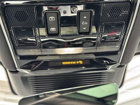 Used 2023 Land Rover Range Rover SE image 23