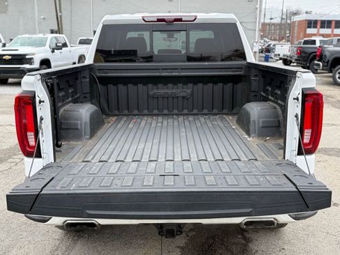 Used 2021 GMC Sierra 1500 AT4 w/ AT4 Value Package AWD/4WD image 8