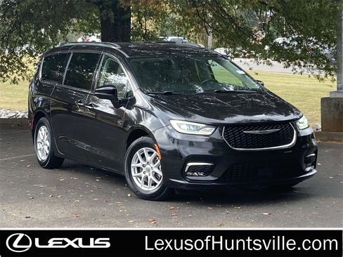 Used 2021 Chrysler Pacifica Touring-L image 1