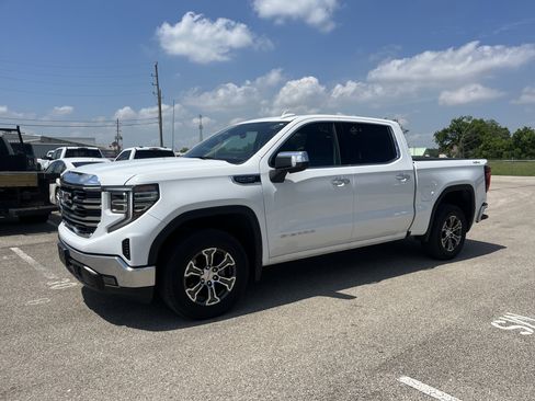 Used 2026 GMC Sierra 1500 SLT AWD/4WD image 4