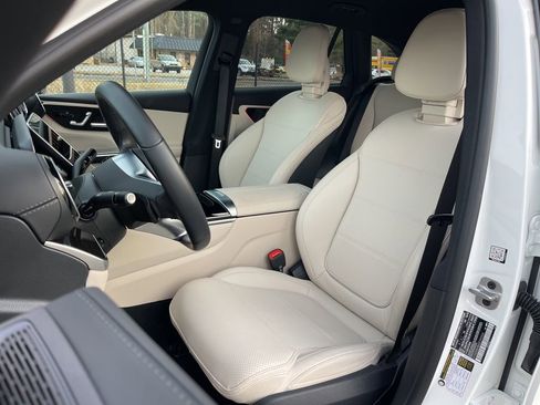 Used 2025 Mercedes-Benz GLC 300 GLC 300 image 21