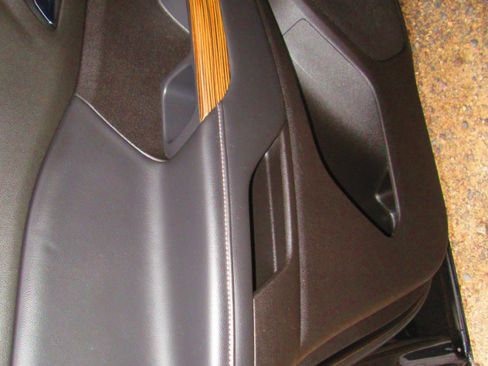 Used 2021 GMC Acadia SLE image 5