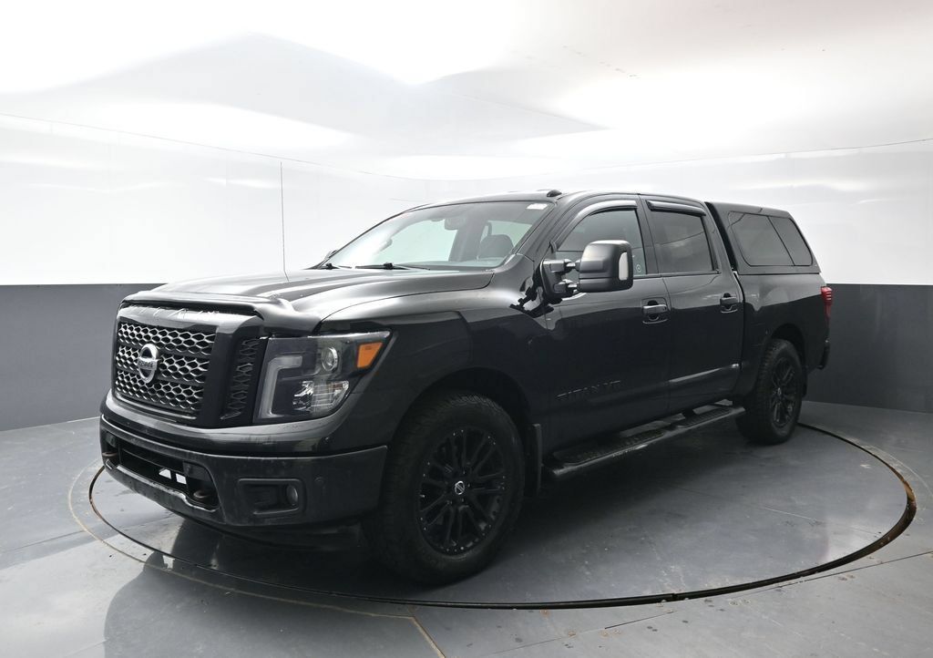 Used 2018 Nissan Titan SV AWD/4WD image 8