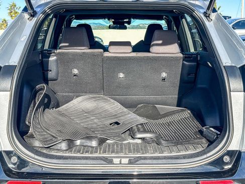 Used 2022 Toyota RAV4 SE image 29