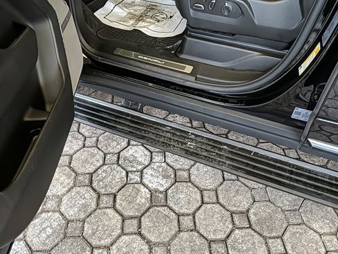 Used 2023 GMC Yukon Denali Ultimate image 13