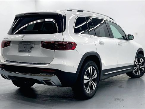 New 2026 Mercedes-Benz GLB 250 image 8