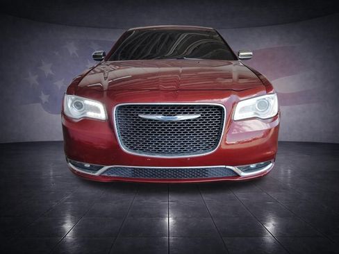 Used 2020 Chrysler 300 Limited RWD image 8