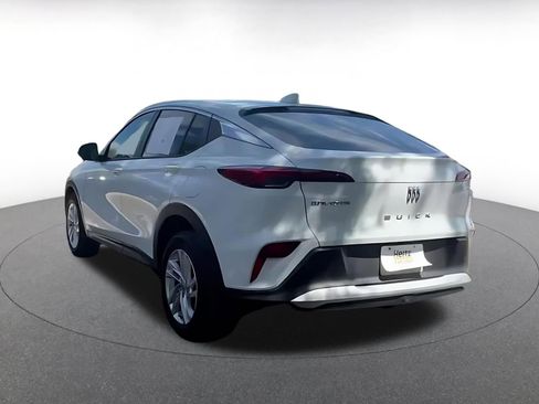 Used 2025 Buick Envista Preferred FWD image 3