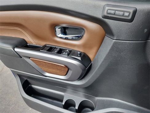 Used 2016 Nissan Titan Platinum Reserve image 6