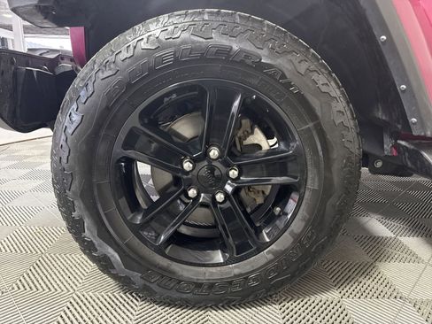 Used 2022 Jeep Wrangler Unlimited Sahara image 12