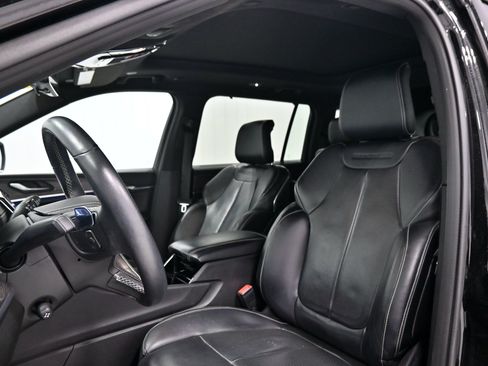 Used 2021 Jeep Grand Cherokee L Overland w/ Luxury Tech Group IV AWD/4WD image 6