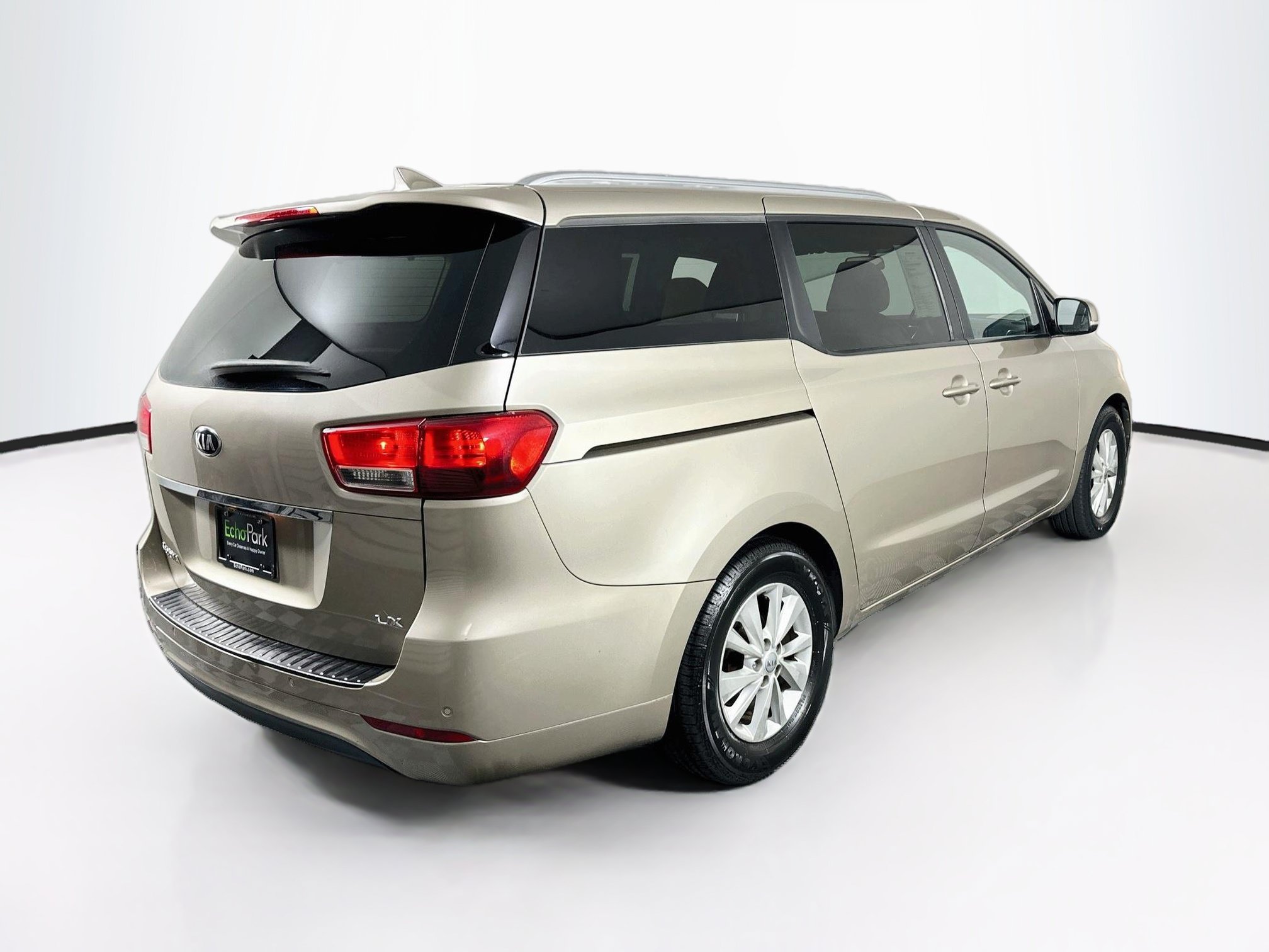Used 2016 Kia Sedona LX w/ Option Group 020 FWD image 9