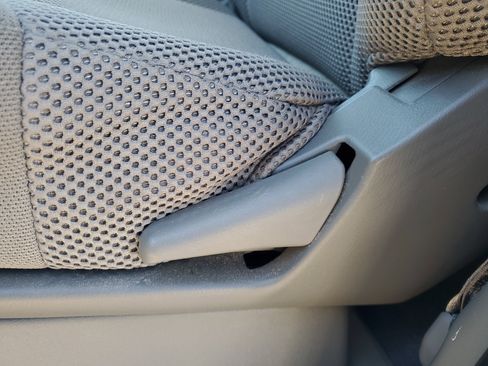 Certified 2020 Nissan Frontier SV w/ Midnight Edition Floor Mats image 18