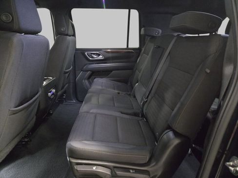 Used 2023 GMC Yukon XL SLE image 16