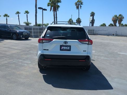 Used 2023 Toyota RAV4 XLE Premium FWD image 7
