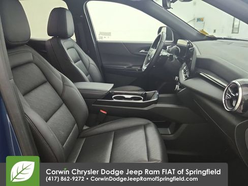 Used 2025 Chevrolet Equinox LT w/ Convenience Package II FWD image 33