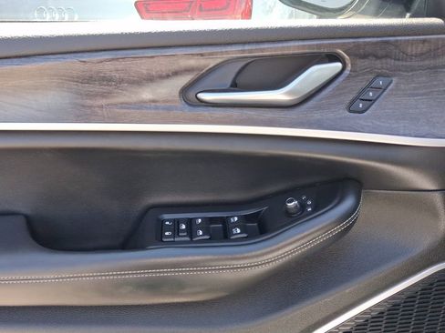 Certified 2023 Jeep Grand Cherokee Limited w/ Black Appearance Package AWD/4WD image 19