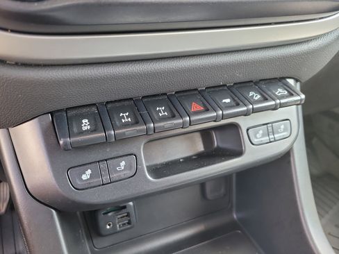 Used 2022 Chevrolet Colorado ZR2 w/ LPO, Power Package image 25