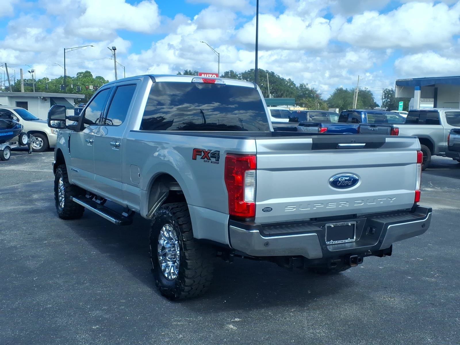 Used 2019 Ford F250 XLT w/ XLT Premium Package AWD/4WD image 3