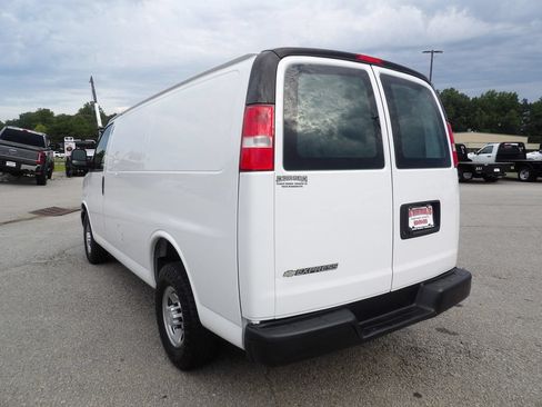 Used 2020 Chevrolet Express 2500 w/ Driver Convenience Package RWD image 5