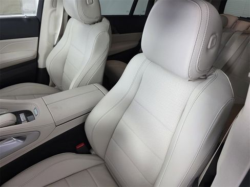 New 2026 Mercedes-Benz GLS 450 4MATIC image 8