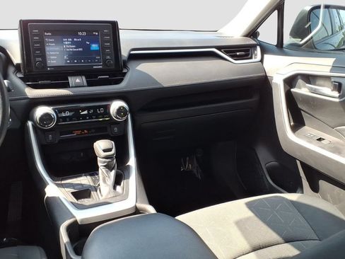 Used 2021 Toyota RAV4 XLE AWD/4WD image 15