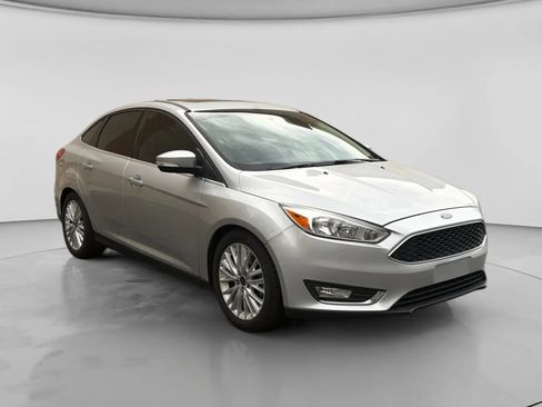 Used 2018 Ford Focus Titanium FWD image 7