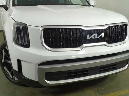 Used 2024 Kia Telluride EX FWD image 52