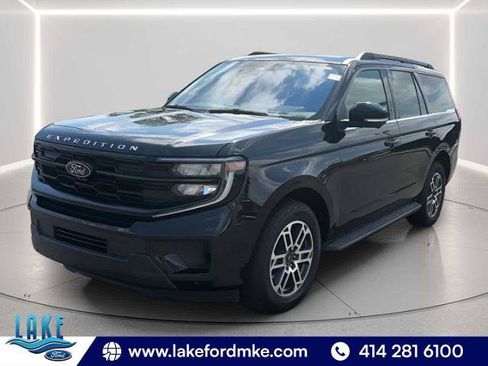 Certified 2025 Ford Expedition Active AWD/4WD image 3