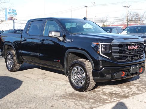 Used 2024 GMC Sierra 1500 AT4 image 4