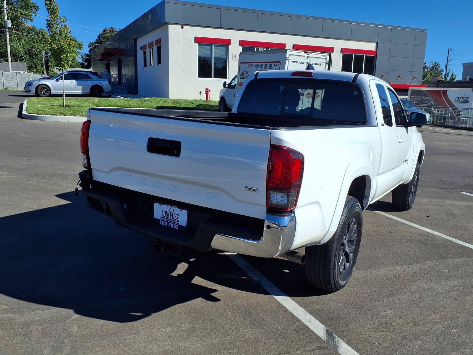 Used 2023 Toyota Tacoma SR5 RWD image 4