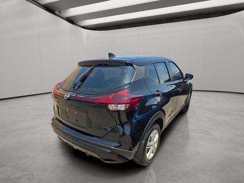 Used 2025 Nissan Kicks Play S w/ Interior Electronics Package FWD image 10