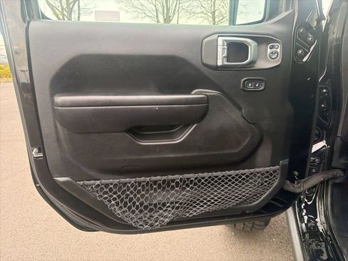 Used 2021 Jeep Gladiator Mojave AWD/4WD image 13